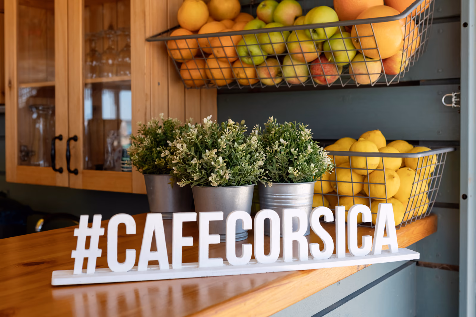 Надпись #CAFECORSICA