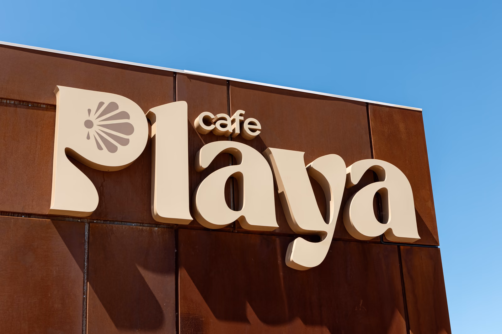 Вывеска кафе Playa